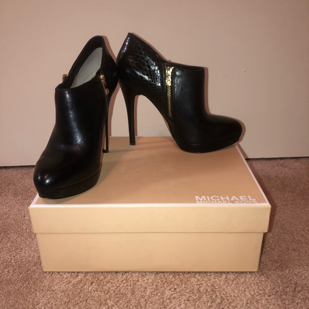 Michael Kors black heeled booties - Picture 2 of 5